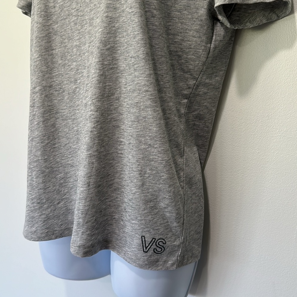 Ruched back basic t-shirt - Picture 2 of 4